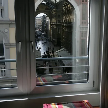 Otel Sina The Gray